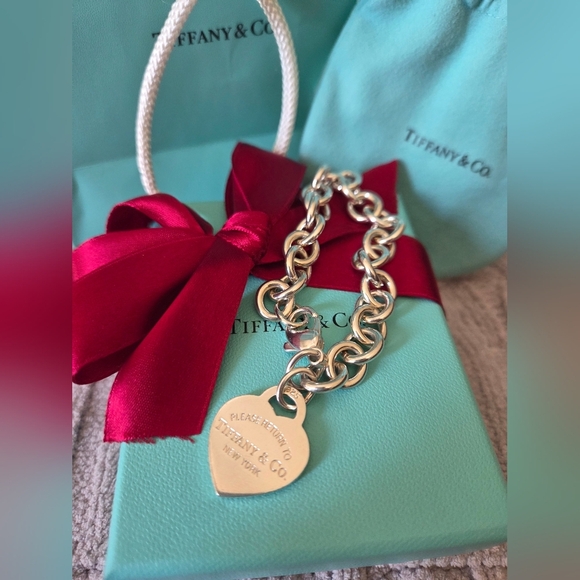 Tiffany & Co. Jewelry - Vintage Tiffany & Co. Return To Sender Silver Chain Bracelet with Heart Charm